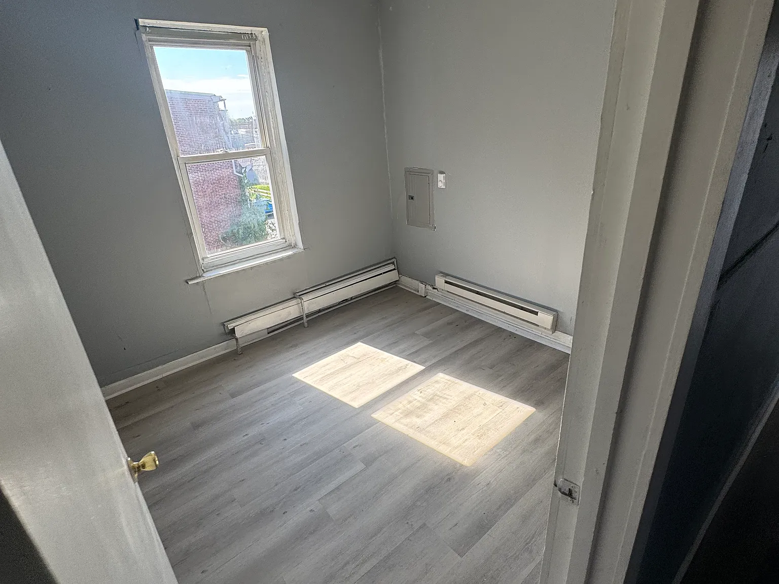 1 bed, 850 sqft, $1,100 — Photo 3