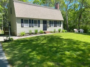 12 Pinehurst Dr, Bourne, MA 02532