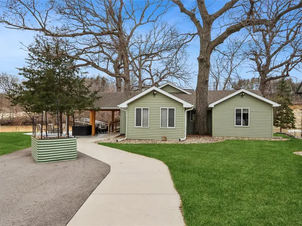 20434 254th St, Delhi, IA 52223