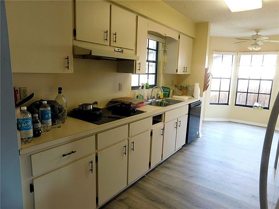 3rd image of 355 19th Ave