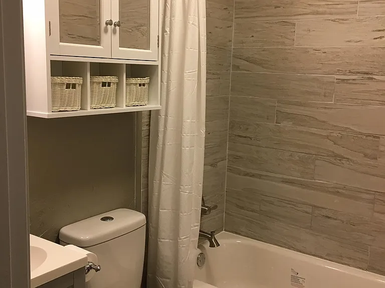 1407 Lindale Ave — Photo 16