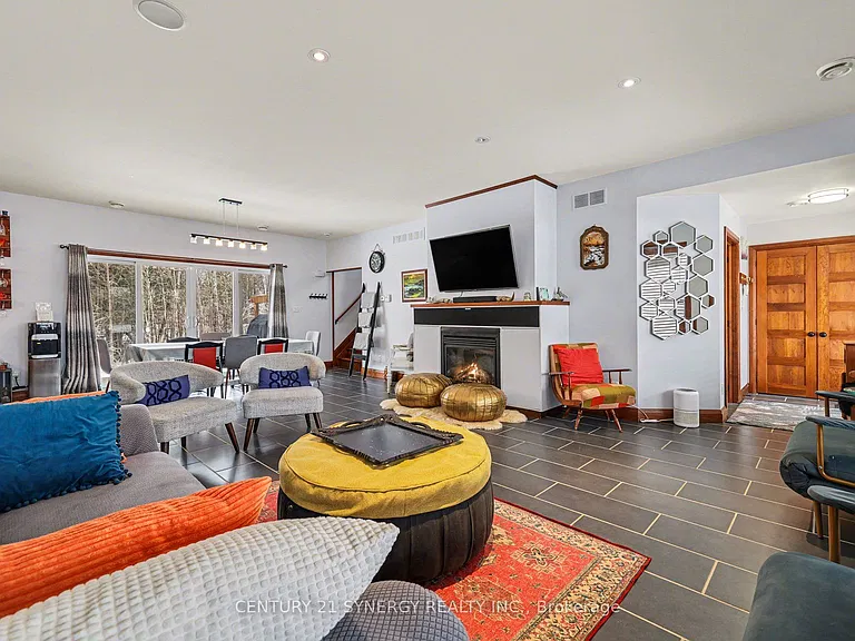 393 Gold Creek Rd — Photo 5