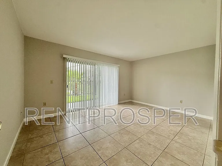 4117 S Semoran Blvd #22 — Photo 5