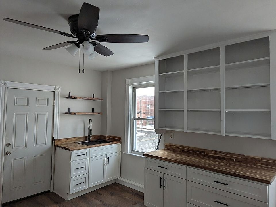 1st image of 57 Clemence St Floor 3