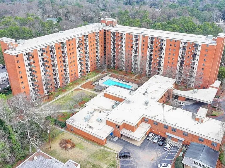 300 Johnson Ferry Rd NE #A112 — Photo 34