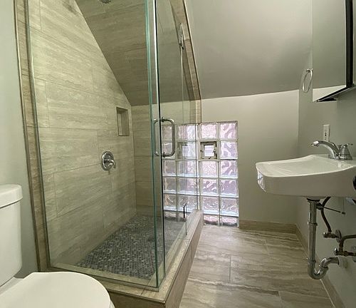 4th image of 2826 W Wellington Ave #2