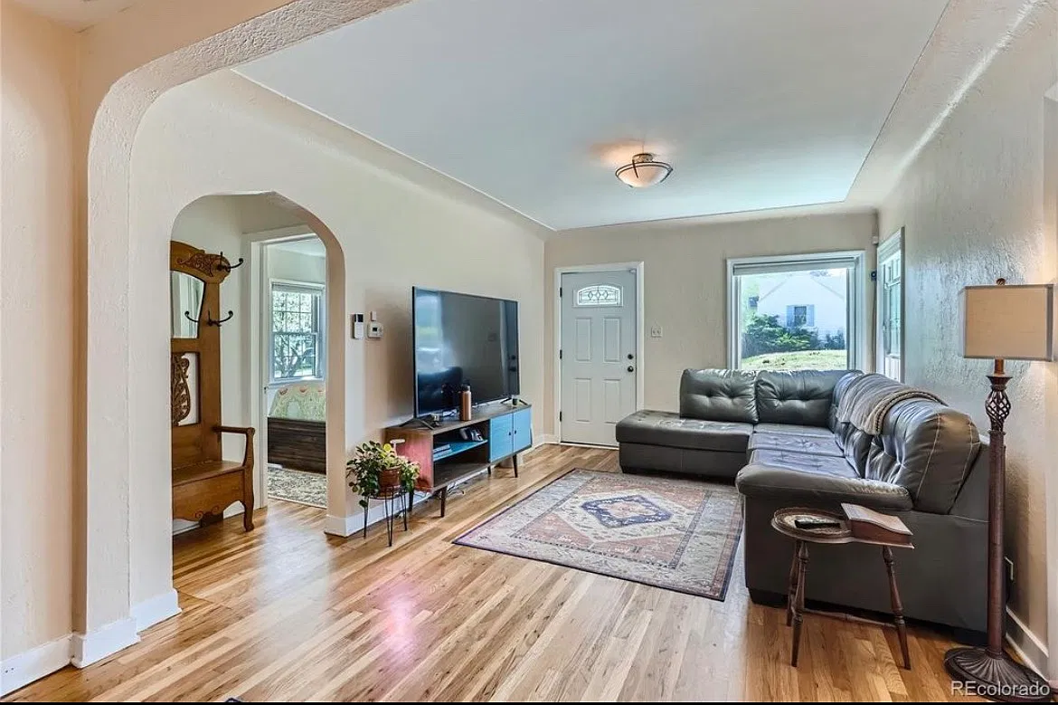 3 bed, 960 sqft, $3,000 — Photo 3