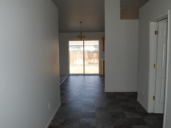 4th image of 1110 Herron Ln