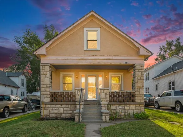 215 S 8th St, Kansas City, KS 66101