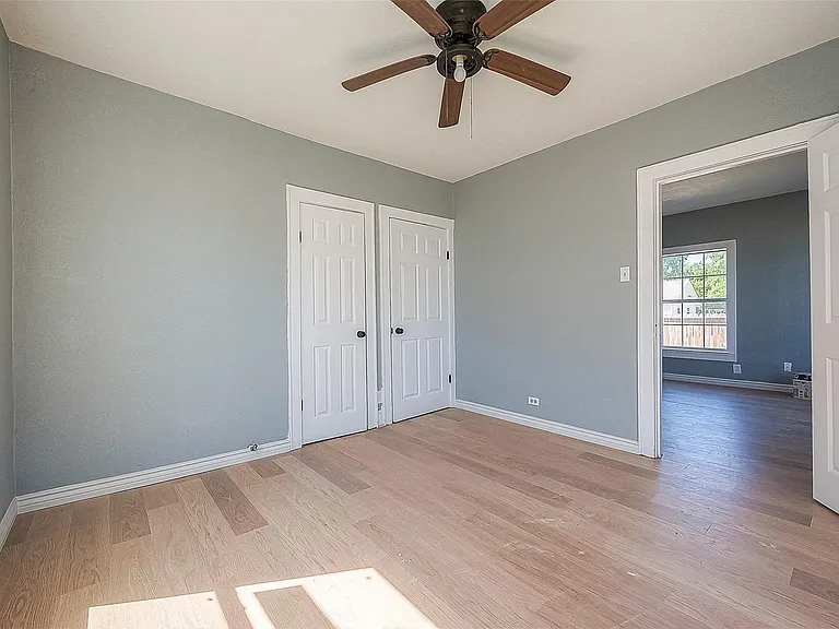 4704 Farmer St — Photo 6