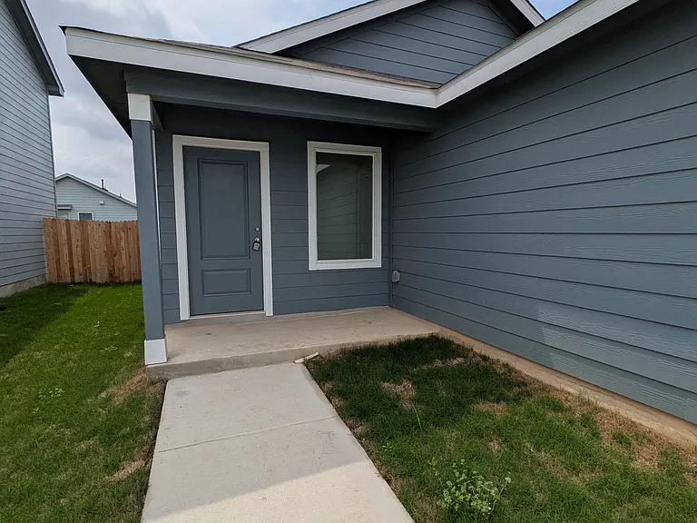 2448 Lost Creek Rd — Photo 2