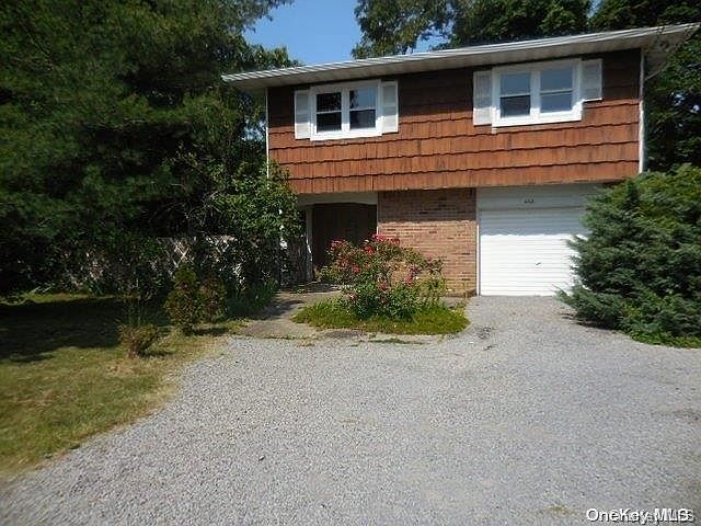 1st image of 466 Bayport Avenue
