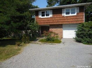 466 Bayport Ave, Bayport, NY 11705