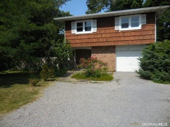 466 Bayport Avenue, Bayport, NY 11705