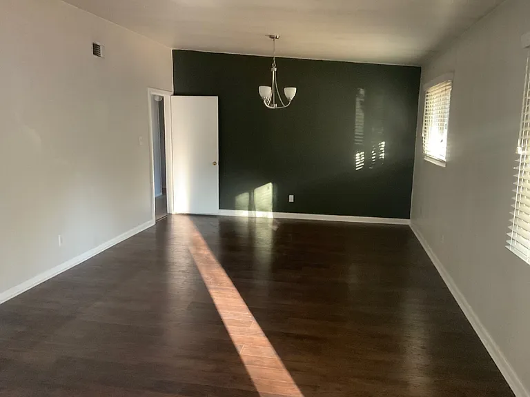 515 Cave Ln — Photo 5