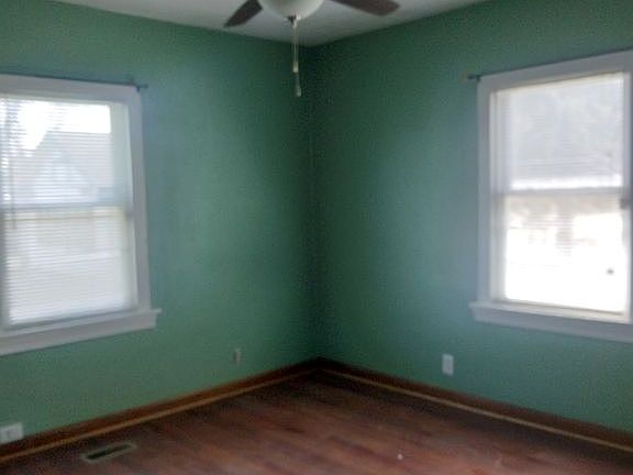 4th image of 1401 S Burlington Dr