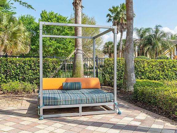 C24960_CitrusTower_OutdoorLounge3_01