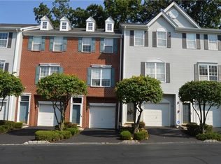 85 Meadow Ln, Nanuet, NY 10954