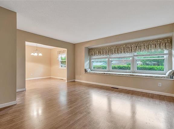 4th image of 5059 Heathfield Dr