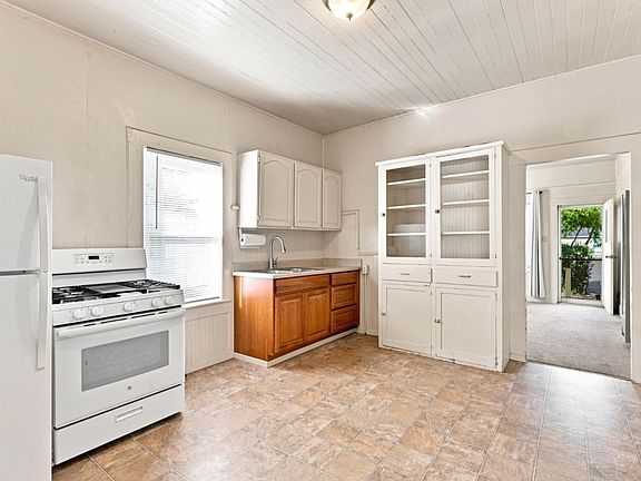 5th image of 7522 Chestnut St