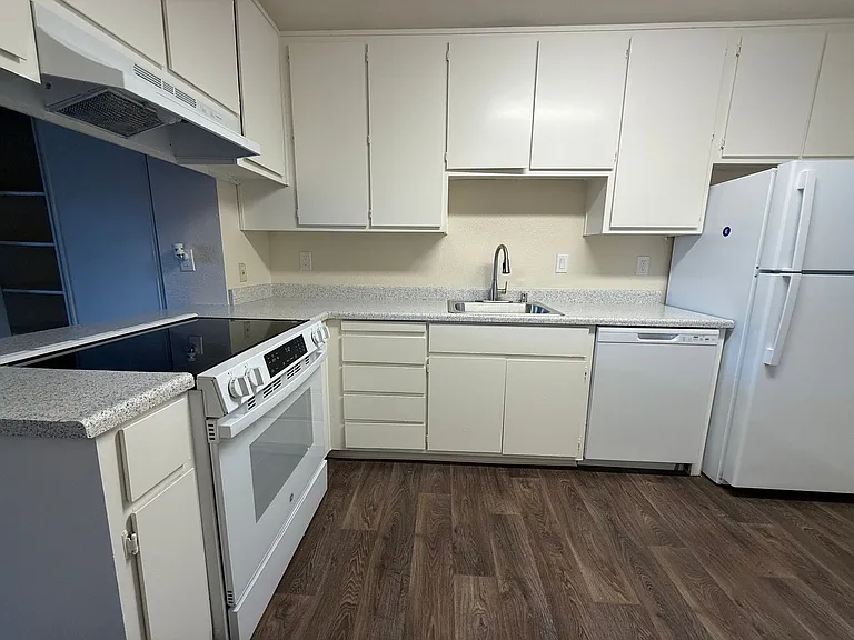 Madison Pines Apartments — Photo 42