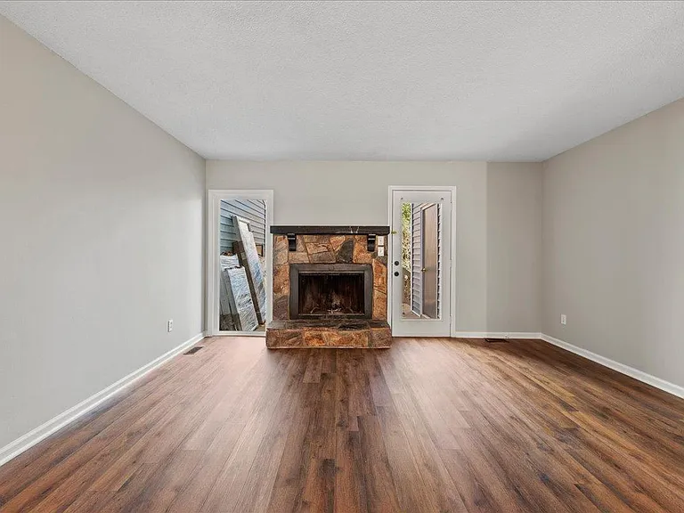5508 Kaplan Dr — Photo 11