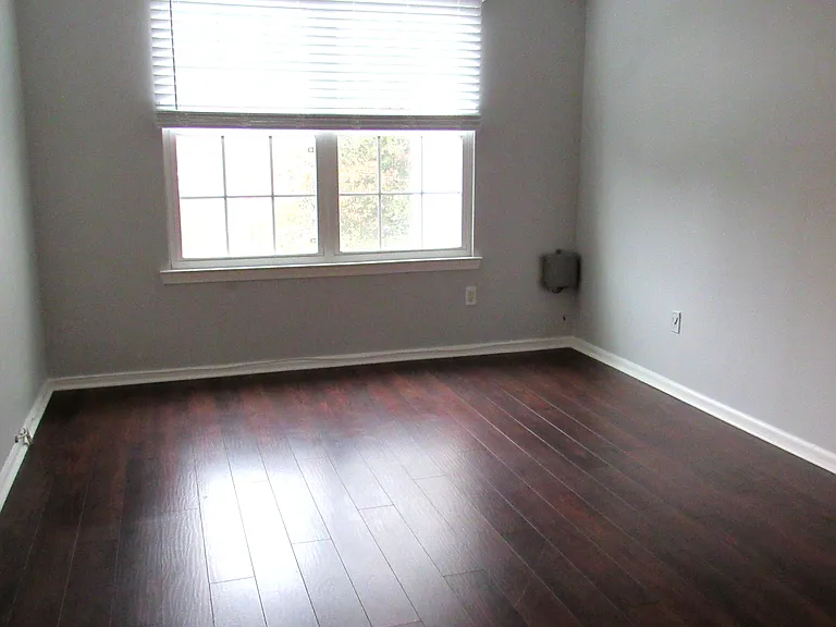 79 Portsmouth Ct — Photo 15