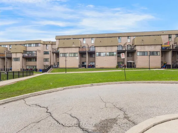2095 Roche Ct #235, Mississauga, ON L5K 2C8