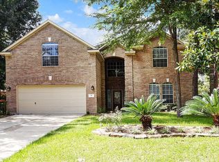 35 E Knightsbridge Dr, The Woodlands, TX 77385