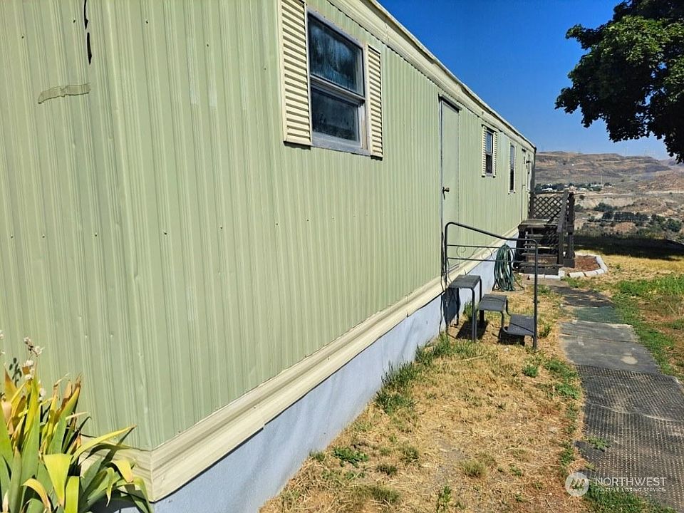 1st image of 411 Batchelor Square