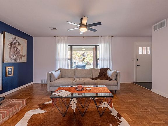 4th image of 2136 Barclay Rd