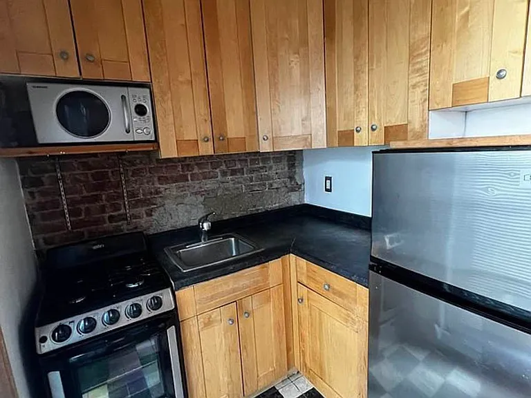 103 W 69th St #4C — Photo 3