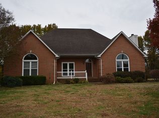 135 Lakepointe Rd, La Vergne, TN 37086