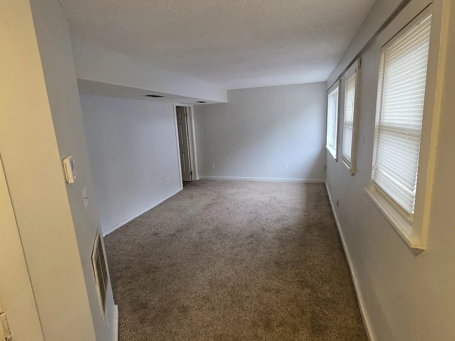 2 bed, 1000 sqft, $1,000 — Photo 2