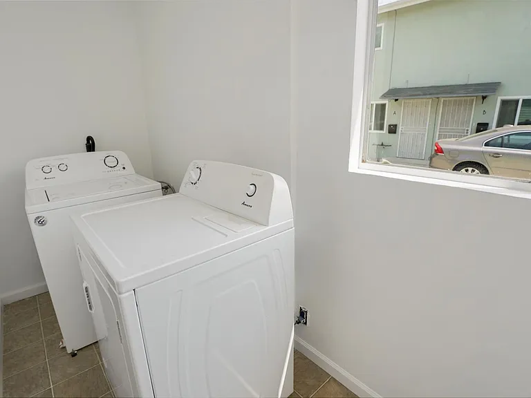 544 Salem St #FRONT HOUSE — Photo 11