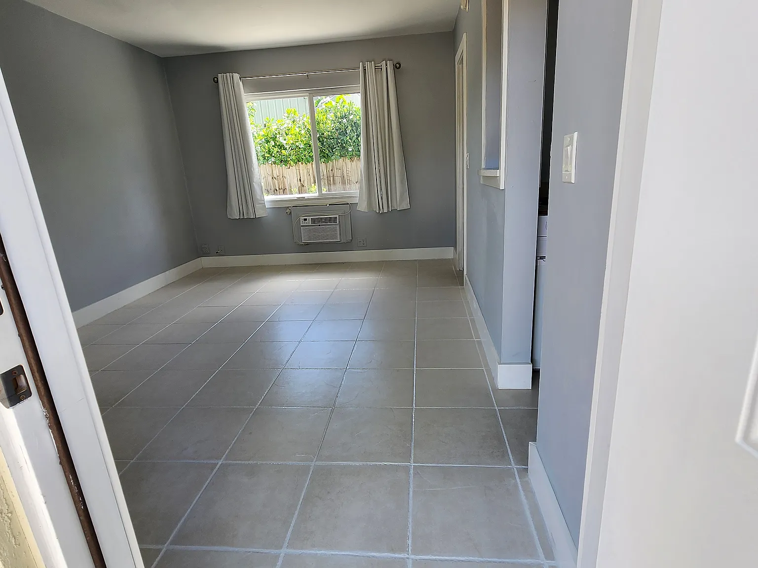 Studio, 320 sqft, $1,400 — Photo 3