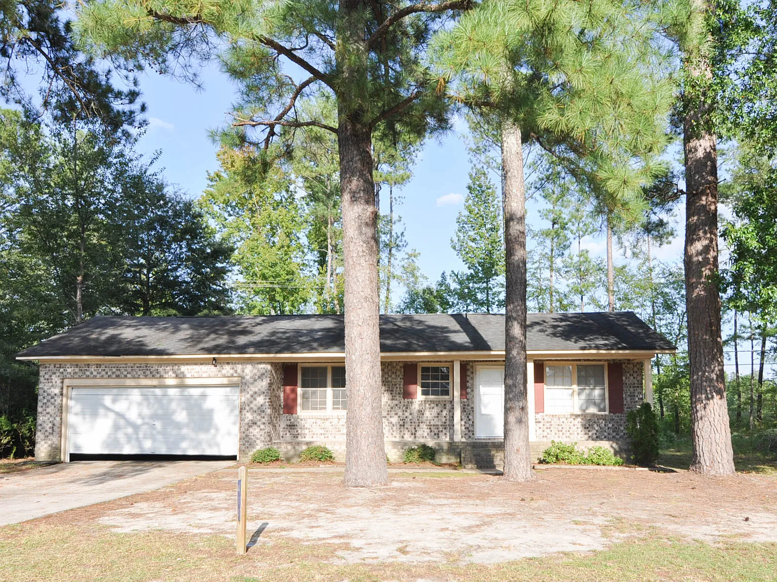 3 bed, 1400 sqft, $1,595 — Photo 1