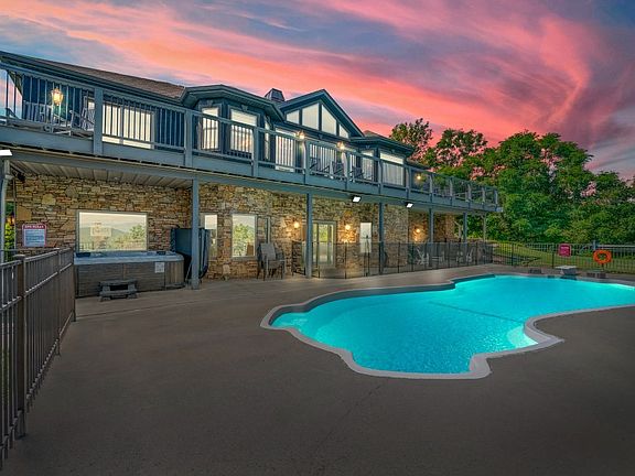 3rd image of 990 Autumn Ridge Way