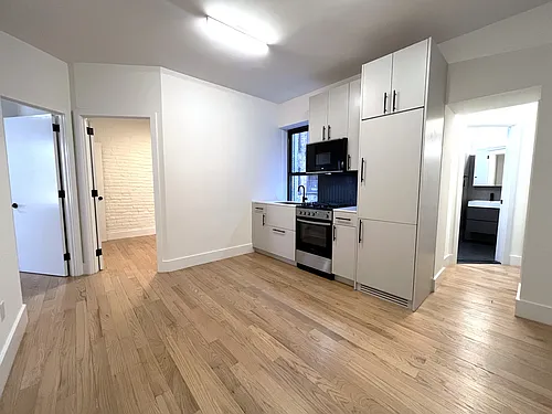 35 Bedford St Photo 1