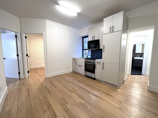 Rented by Akam Sales and Brokerage | media 9