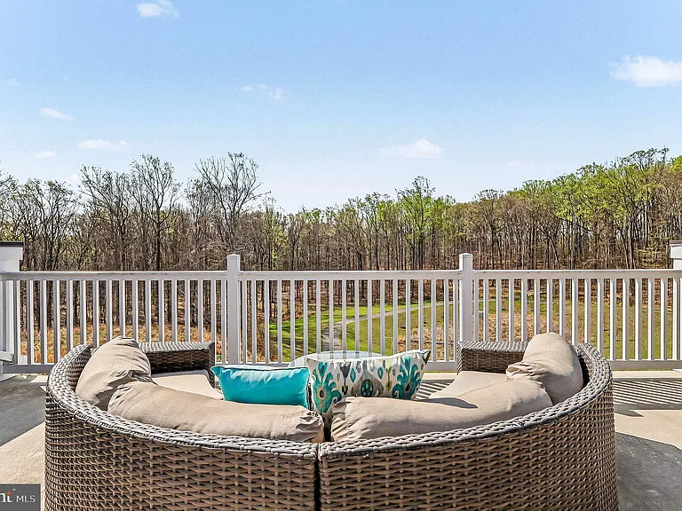 10878 Foxtrot Cir — Photo 33