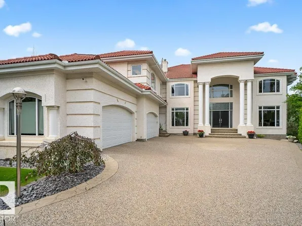 1128 119th St NW, Edmonton, AB T6J 7H7