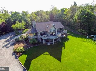 1221 Woodland Rd, York, PA 17403