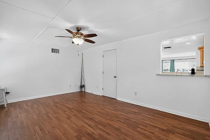 2617 Nassau St — Photo 11