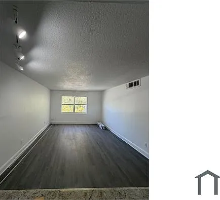 612 George W Engram Blvd #3 — Photo 2