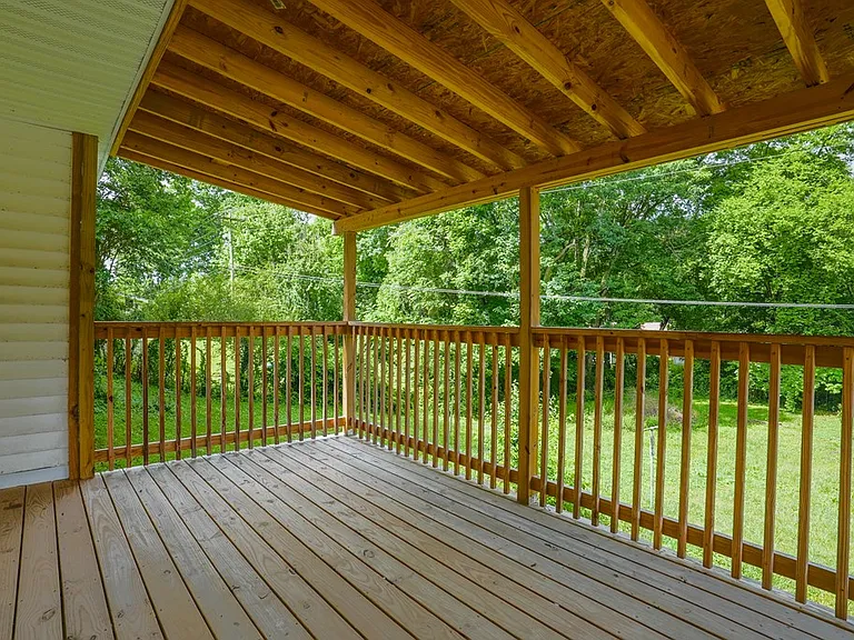 1821 Freeport Rd — Photo 11