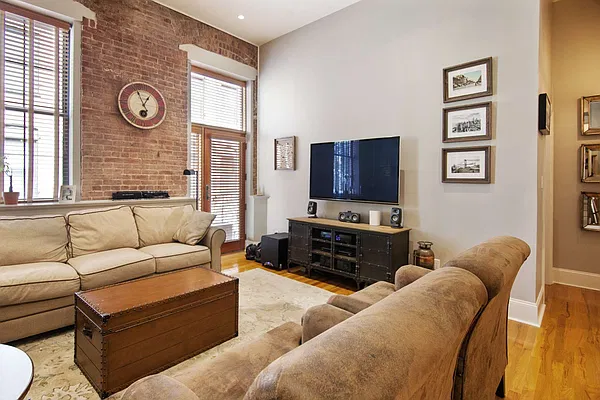 Sold by Prestige Property Group LLC | media 23
