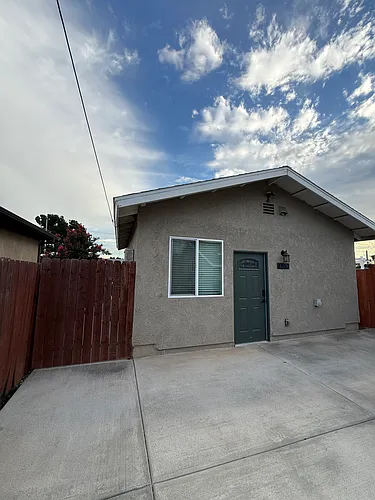1852 1st St Photo 1