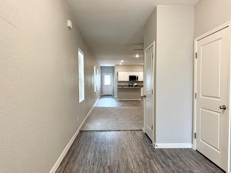 19505 Cloudy Bay Dr — Photo 2