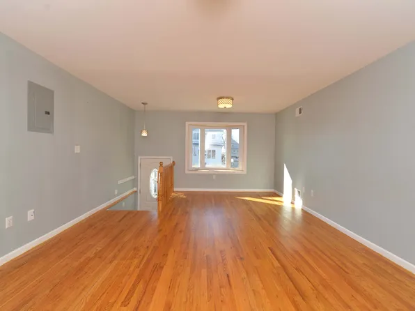 174 Hickory Ave #1, Staten Island, NY 10305